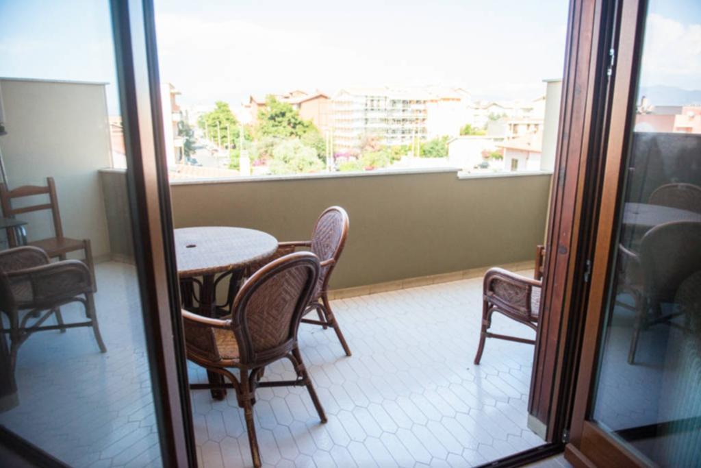 Poetto Beach Apartment Quartu SantʼElena Екстериор снимка