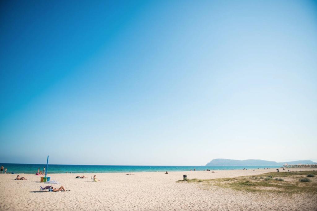 Poetto Beach Apartment Quartu SantʼElena Екстериор снимка