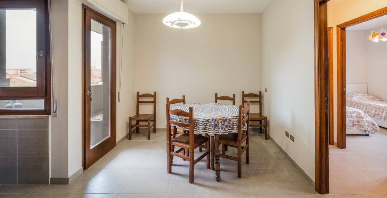 Poetto Beach Apartment Quartu SantʼElena Екстериор снимка